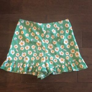Daisy print shorts